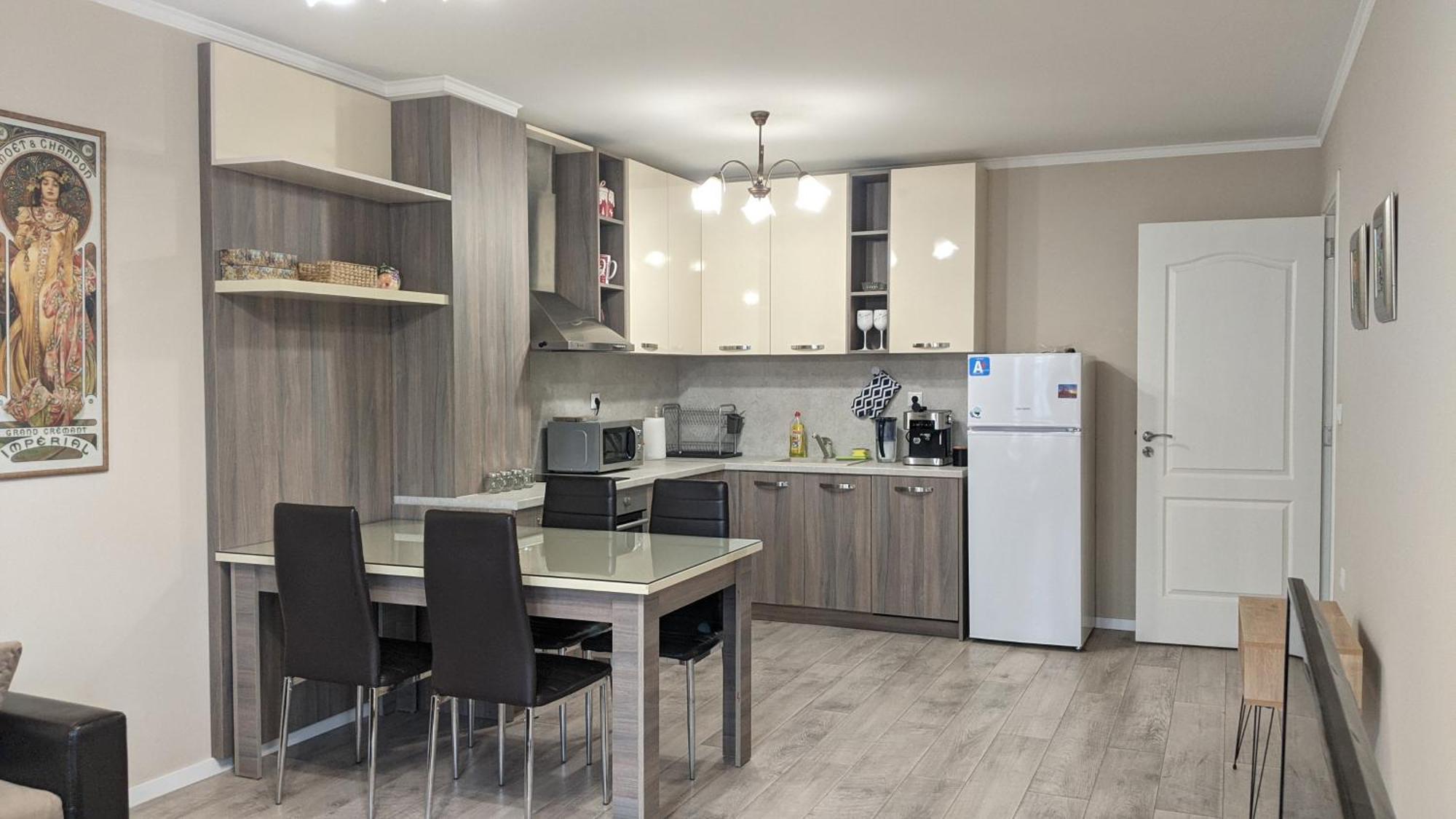 Lux 2 With Garage Apartment